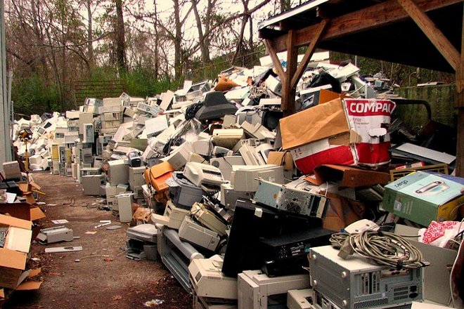Electronic waste commons.wikimedia.org 660x440