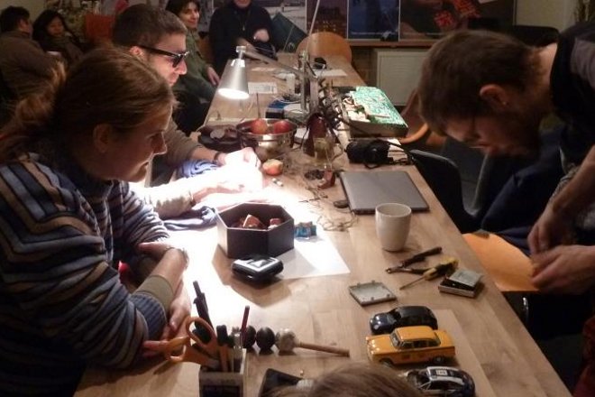 Repair cafe 15.12 image02 credit paivi raivio 660x440
