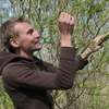 Thumb ossi kakko foraging