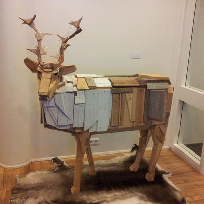 Box 3 wooden reindeer iceland
